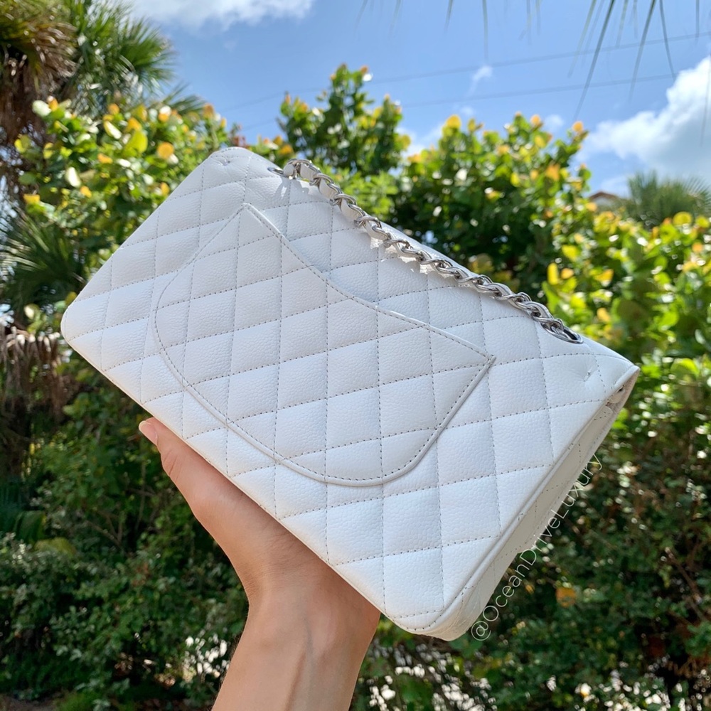 AUTHENTIC CHANEL Medium Flap White Caviar Silver - Picture 4 of 16